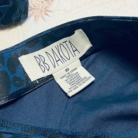 Bb dakota blue back leopard print jean dress with cap sleeve size 10 - Picture 6 of 7